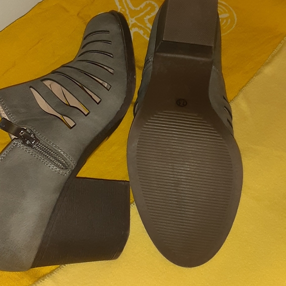 NEW JC ankle slit bootie Size 7.5 - Picture 4 of 5